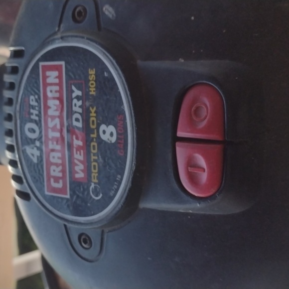 Craftsman 8 Gallon Wet/Dry Vacuum - Picture 2 of 3